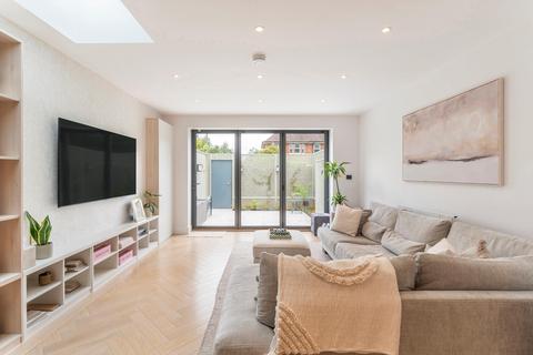 2 bedroom terraced house for sale, Wildwood Grove, London, NW3