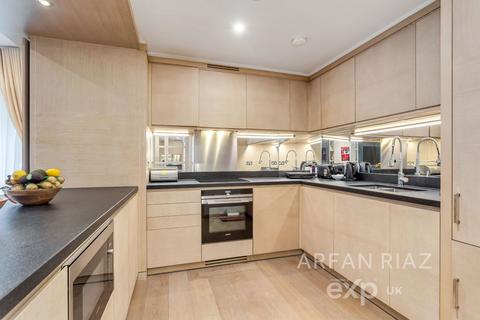 2 bedroom flat for sale, Viaduct Gardens, London SW11