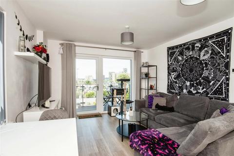 2 bedroom flat for sale, Pegasus Way, Kent ME7