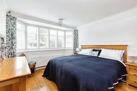 19 Dobson Road, Gravesend, DA12 5TF
