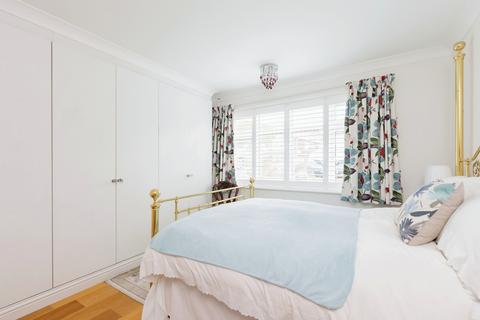 19 Dobson Road, Gravesend, DA12 5TF
