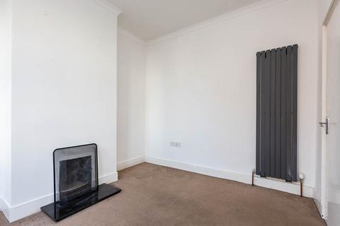 171 Dover Road, Northfleet, Gravesend, DA11 9QN