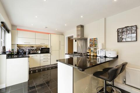 25 Bader Walk, Northfleet, Gravesend, DA11 8PU
