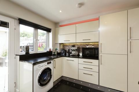 25 Bader Walk, Northfleet, Gravesend, DA11 8PU