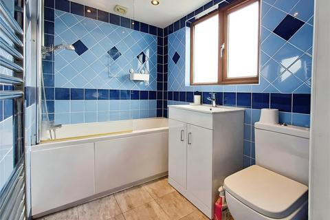 5 Nansen Road, Gravesend, DA12 5DA