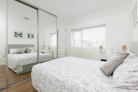 88 Thong Lane, Gravesend, DA12 4LD