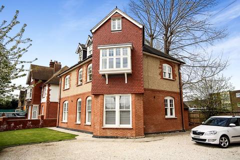 Flat 3, 17a Pelham Road, Gravesend, DA11 0HU