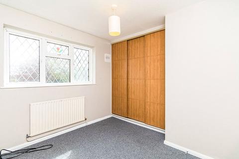 10 Abbots Field, Gravesend, DA12 5JA