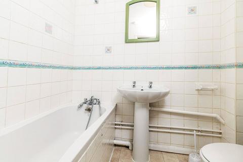 10 Abbots Field, Gravesend, DA12 5JA