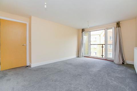 2 bedroom flat to rent, Black Eagle Drive, Gravesend DA11