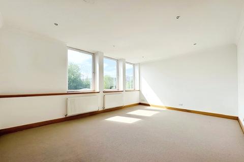 2 bedroom penthouse to rent, Cadzow Street, South Lanarkshire ML3