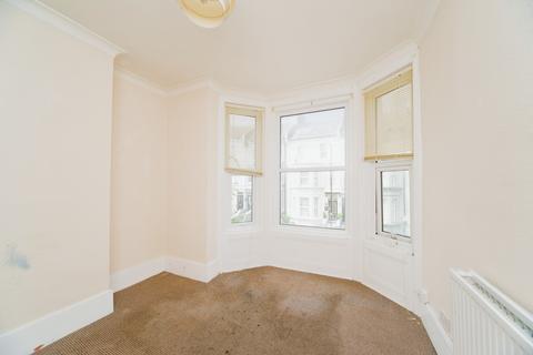 1 bedroom flat for sale, Cambridge Gardens, East Sussex TN34