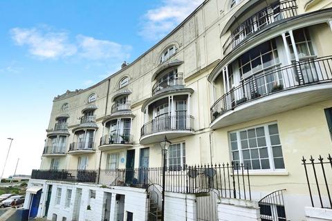 1 bedroom flat for sale, Pelham Crescent, East Sussex TN34