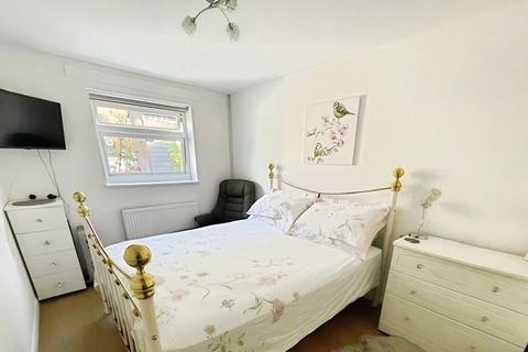 26 Douce Grove, St Leonards-on-sea, TN38 0YJ