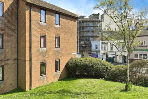 2 bedroom retirement property for sale, Holmesdale Gardens, East Sussex TN34