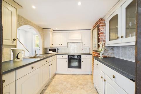 7 Queen Street, Lostwithiel, PL22 0AB