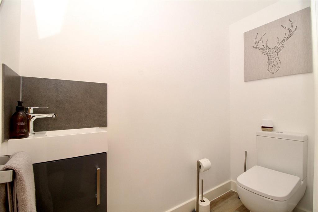 Cloakroom/Wc