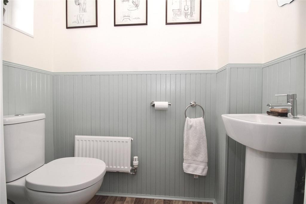Cloakroom/Wc