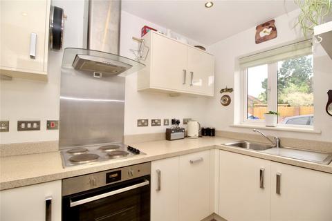 16 Convent Drive, Stoke Golding, Nuneaton, CV13 6JF