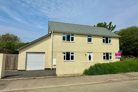 8 Lanwithan Road, Lostwithiel, PL22 0ES