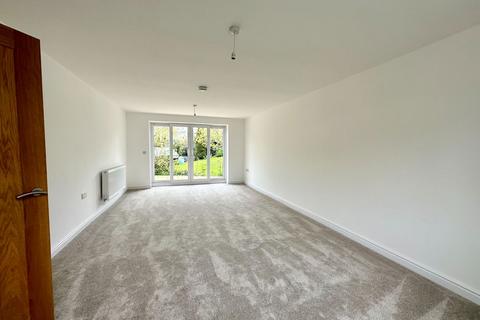 8 Lanwithan Road, Lostwithiel, PL22 0ES