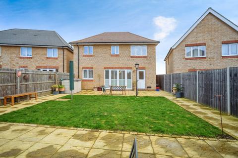 3 bedroom detached house for sale, Hagelstowe Avenue, Rochester ME3