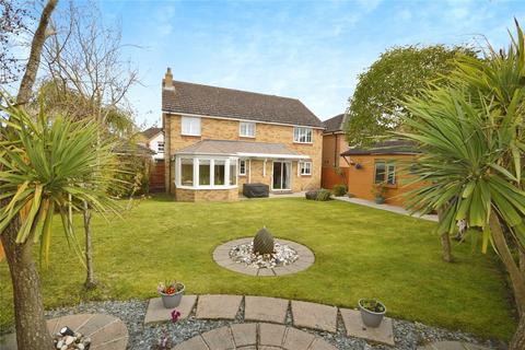 6 Cardigan Close, High Halstow, Rochester, ME3 8NX