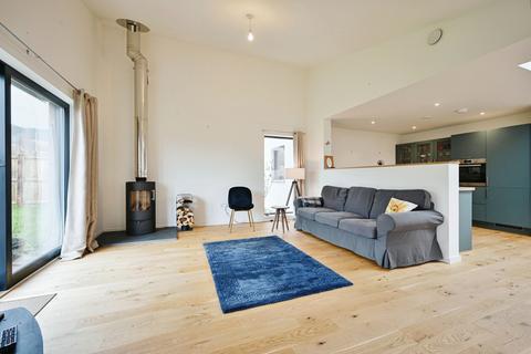 11 Carn Glas, Drumnadrochit, Inverness, IV63 6AF