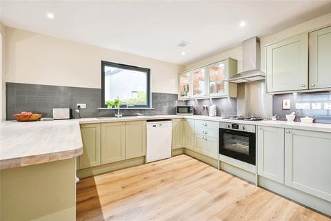 4 bedroom detached house to rent, Balnafettack Place, Highland IV3