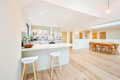 4 bedroom detached house to rent, Balnafettack Place, Highland IV3