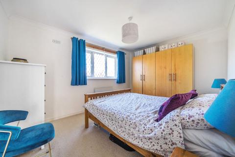 66 Bradgate Road, Bedford, MK40 3GB