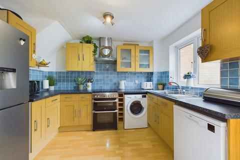 21 Polmarth Close, St Austell, PL25 3TW