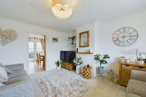 21 Polmarth Close, St Austell, PL25 3TW