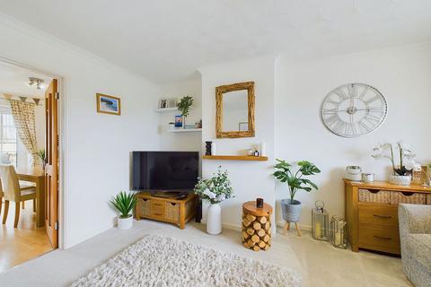 21 Polmarth Close, St Austell, PL25 3TW