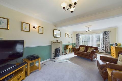 51 Beach Road, Carlyon Bay, St Austell, PL25 3PQ