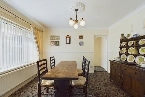 51 Beach Road, Carlyon Bay, St Austell, PL25 3PQ