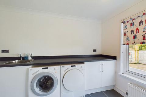 51 Beach Road, Carlyon Bay, St Austell, PL25 3PQ