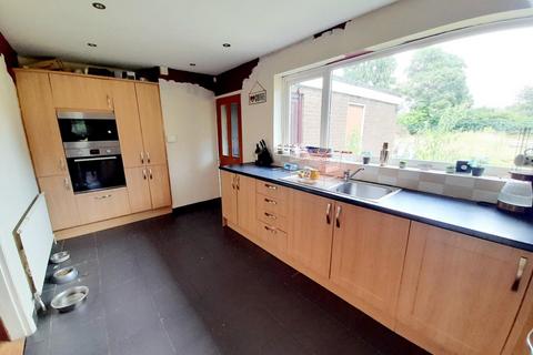 3 bedroom detached house for sale, North Warren Road, Gainsborough