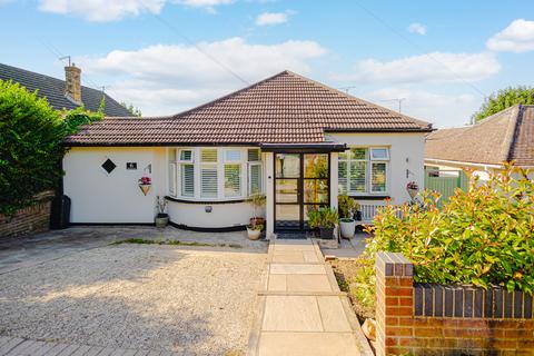 3 bedroom detached bungalow for sale, Hillview Road, Rayleigh, SS6