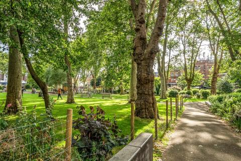 35b Newington Green, London, N16 9PR
