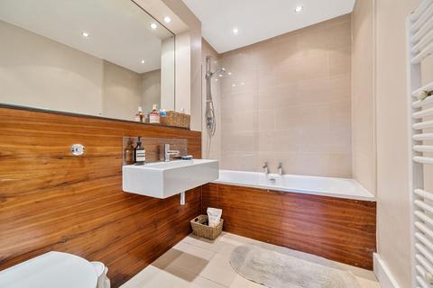 35b Newington Green, London, N16 9PR