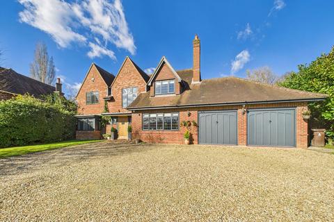 Burnmoor Meadow, Finchampstead, Wokingham, Berkshire, RG40