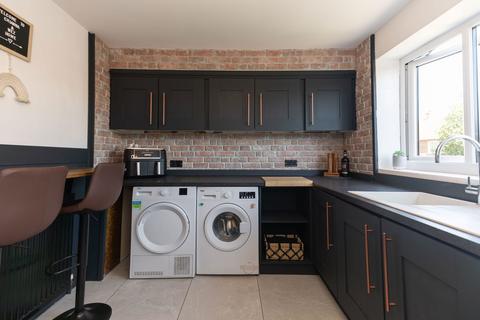 10 Barlow Road, Sheffield, S6 5HR
