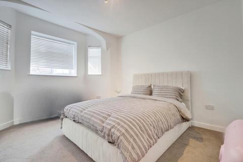 3 bedroom apartment for sale, Valkyrie Road, Westcliff-on-sea, SS0