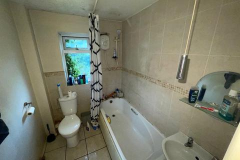 2 bedroom semi-detached house for sale, Alderton Drive, Bradmore, Wolverhampton, West Midlands, WV3