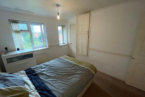 9 Alderton Drive, Wolverhampton, WV3 7JZ