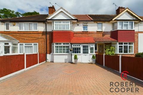 18 Trevor Crescent, Ruislip, HA4 6NE