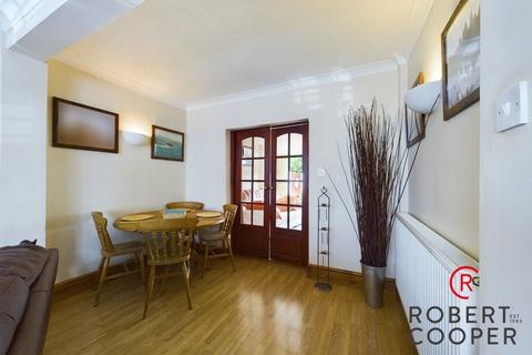 18 Trevor Crescent, Ruislip, HA4 6NE