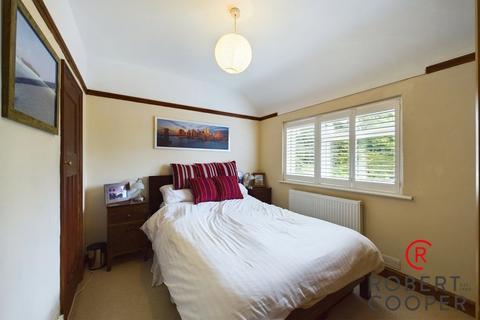 18 Trevor Crescent, Ruislip, HA4 6NE