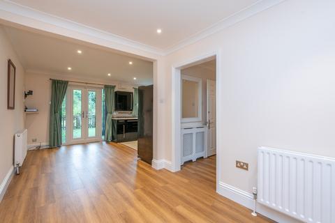 17 Brook Lane, Berkhamsted, HP4 1SX